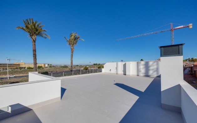 Obra nueva - Villa independiente - Torrevieja