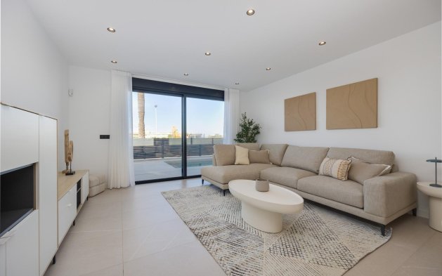 Obra nueva - Villa independiente - Torrevieja