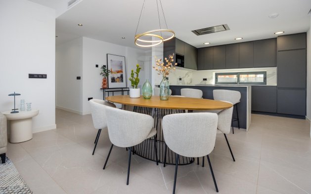 Obra nueva - Villa independiente - Torrevieja