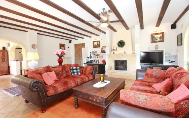 Resale - Independent Villa - Calpe - Urbanización