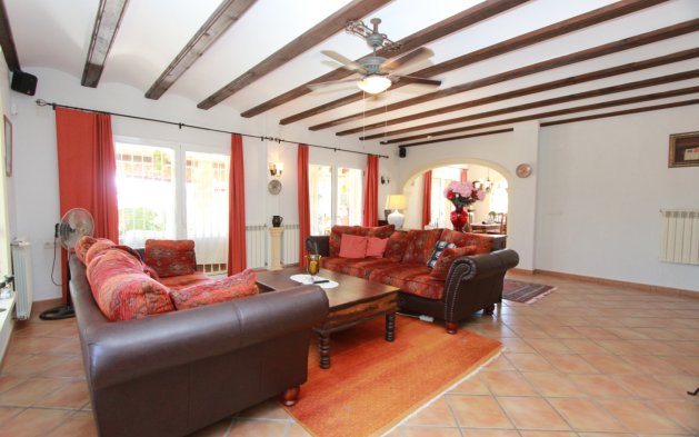 Resale - Independent Villa - Calpe - Urbanización