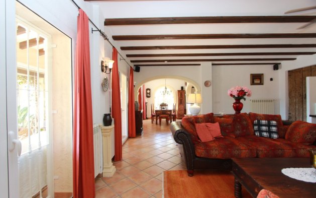 Resale - Independent Villa - Calpe - Urbanización