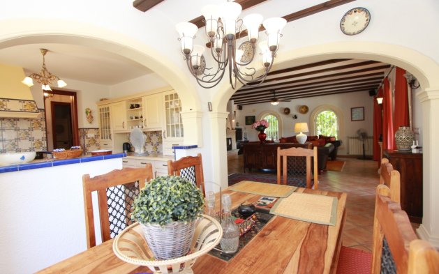 Resale - Independent Villa - Calpe - Urbanización