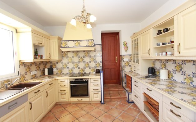 Resale - Independent Villa - Calpe - Urbanización