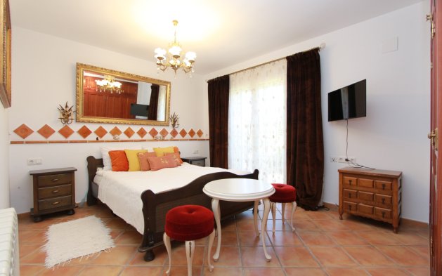 Resale - Independent Villa - Calpe - Urbanización