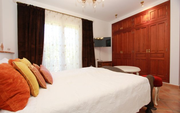 Resale - Independent Villa - Calpe - Urbanización