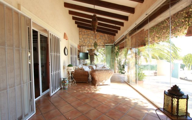 Resale - Independent Villa - Calpe - Urbanización