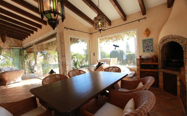 Resale - Independent Villa - Calpe - Urbanización