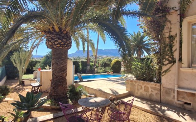Resale - Independent Villa - Calpe - Urbanización
