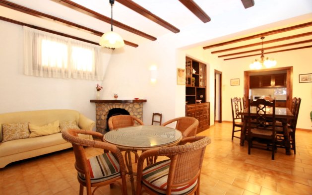 Resale - Independent Villa - Benissa - Urbanización