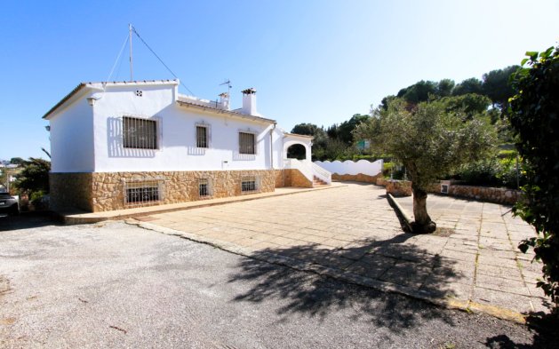Resale - Independent Villa - Benissa - Urbanización