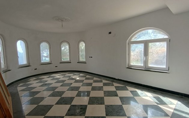 Resale - Independent Villa - Altea - Urbanización