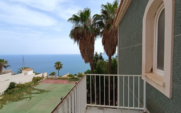 Resale - Independent Villa - Altea - Urbanización