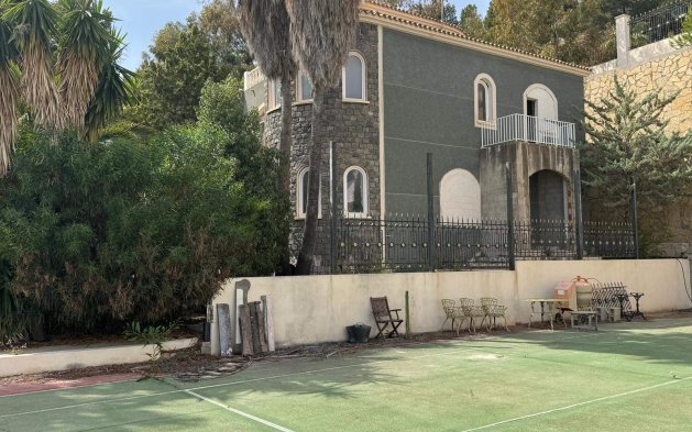 Resale - Independent Villa - Altea - Urbanización