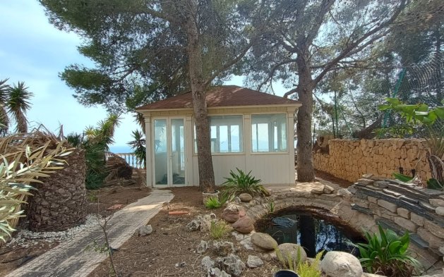 Resale - Independent Villa - Altea - Urbanización