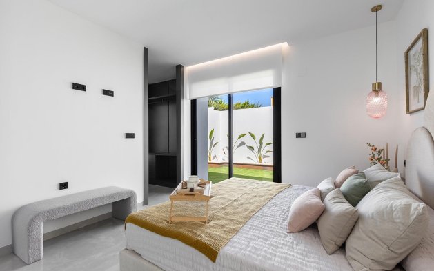Obra nueva - Villa independiente - Torrevieja