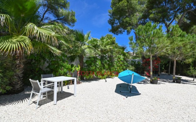 Resale - Independent Villa - Moraira - Urbanización