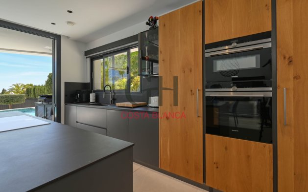 Resale - Independent Villa - Moraira - Urbanización