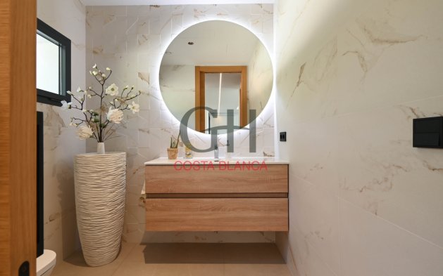 Resale - Independent Villa - Moraira - Urbanización