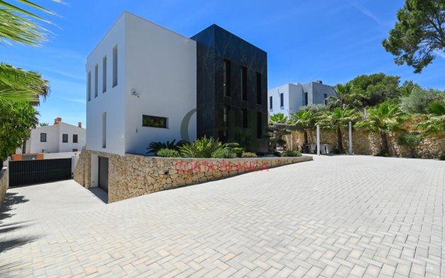 Resale - Independent Villa - Moraira - Urbanización