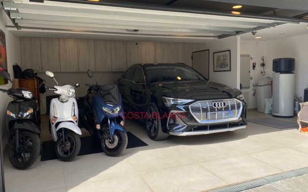 Resale - Independent Villa - Moraira - Urbanización