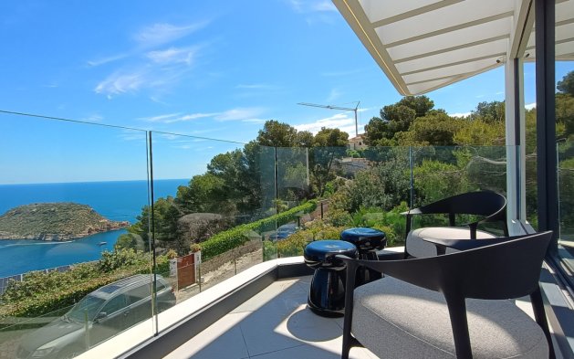 Resale - Independent Villa - Jávea