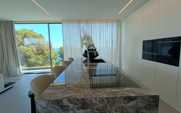 Resale - Independent Villa - Jávea