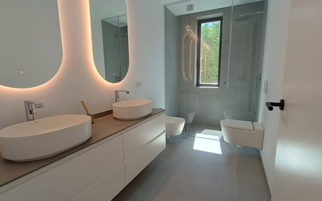 Resale - Independent Villa - Jávea