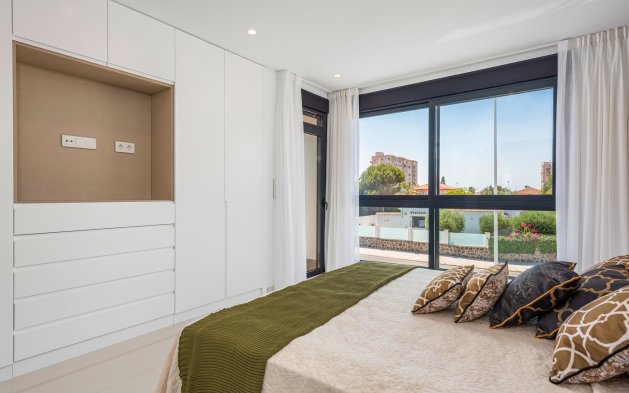 New Build - Independent Villa - Playa Paraiso