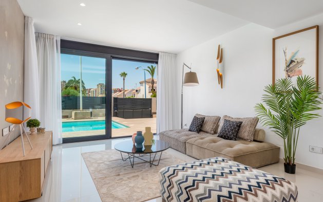 New Build - Independent Villa - Playa Paraiso